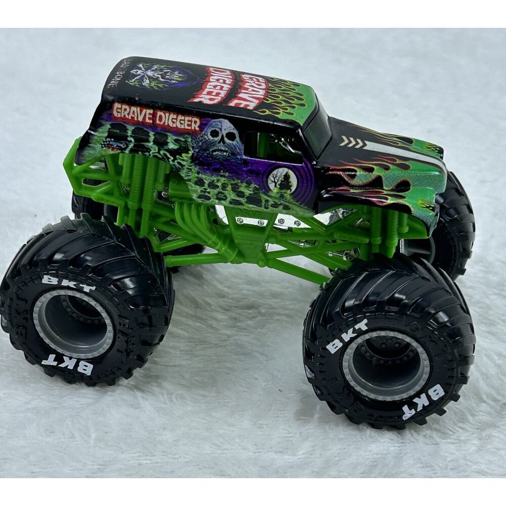 Monster Jam Grave Digger Diecast Truck 1:64 Scale Green Frame Black Body